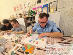Dzien_Papieski_PWD_Szubin_Dzialanie_artystyczne_detal_uczestnicy_1