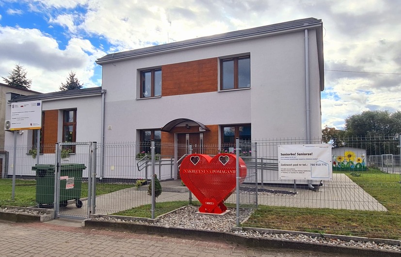 Nowy pojemnik na zużyte nakrętki